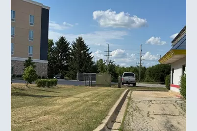 3625 Rock Creek Boulevard, Joliet, IL 60431 - Photo 18