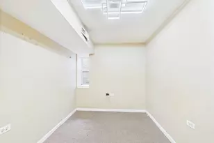 2933 W Wilcox St, Chicago, IL 60612 - Photo 12