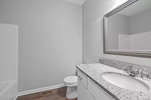 3428 Comstock Ave, Dekalb, IL 60115 - Photo 8