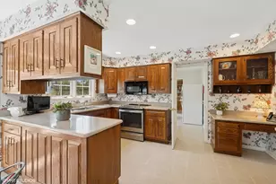 375 Sunset Dr, Northfield, IL 60093 - Photo 6