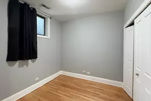 7635 1/2 N Greenview Ave, Chicago, IL 60626 - Photo 8