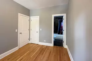 7635 1/2 N Greenview Ave, Chicago, IL 60626 - Photo 6