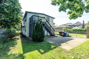 7700 Garden Ln, Justice, IL 60458 - Photo 2