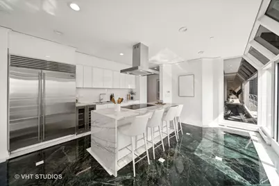 950 N Michigan Avenue #4904, Chicago, IL 60611 - Photo 18