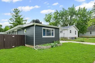 1226 Low St, Bloomington, IL 61701 - Photo 4