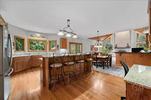 36 Oak Bluff Ct, Naperville, IL 60565 - Photo 12