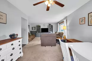 210 N Prospect Ave, Savoy, IL 61874 - Photo 10