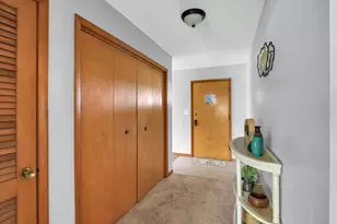 210 N Prospect Ave, Savoy, IL 61874 - Photo 6