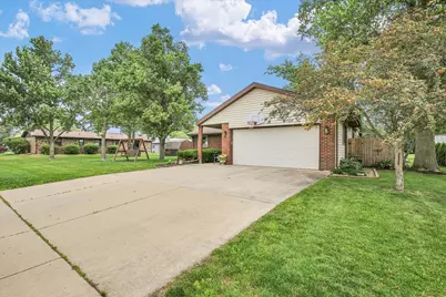 210 N Prospect Avenue, Savoy, IL 61874 - Photo 2