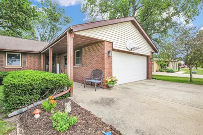 210 N Prospect Avenue, Savoy, IL 61874 - Photo 4