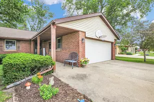 210 N Prospect Ave, Savoy, IL 61874 - Photo 4