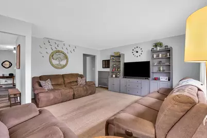 210 N Prospect Avenue, Savoy, IL 61874 - Photo 8