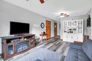 210 N Prospect Ave, Savoy, IL 61874 - Photo 14