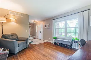 13561 Buck Rd, Bloomington, IL 61705 - Photo 8