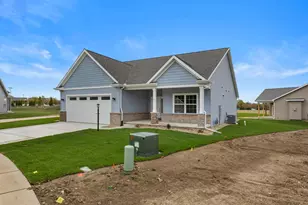 1 Forest Ct, Monticello, IL 61856 - Photo 2