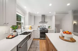 246 Churchill St, Northfield, IL 60093 - Photo 10