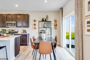 355 Red Oak Cir, Volo, IL 60020 - Photo 10