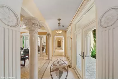 1031 Barrys Court, Lake Forest, IL 60045 - Photo 6