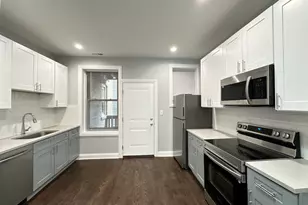 1224 W Rosemont Ave, Chicago, IL 60660 - Photo 2