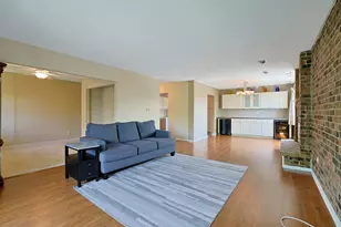 1501 Woodbridge Rd, Joliet, IL 60436 - Photo 10