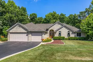 11210 Pebble Dr, Huntley, IL 60142 - Photo 2