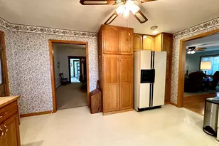 1184 Il Route 10, Monticello, IL 61856 - Photo 30