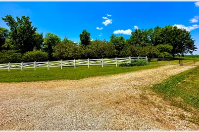 1184 Il Route 10, Monticello, IL 61856 - Photo 16