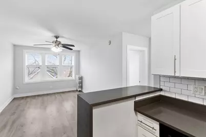 1521 W Sherwin Avenue #507, Chicago, IL 60626 - Photo 2