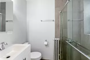 1521 W Sherwin Ave, Chicago, IL 60626 - Photo 8