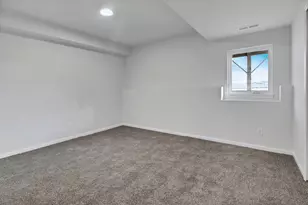 3121 W 82nd Pl, Merrillville, IN 46410 - Photo 16