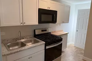 1023 N Elmwood Ave, Waukegan, IL 60085 - Photo 18