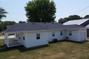 100 E Lyle St, Milford, IL 60953 - Photo 4