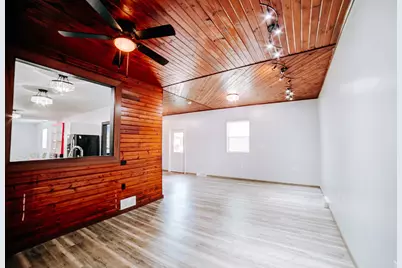 100 E Lyle Street, Milford, IL 60953 - Photo 34