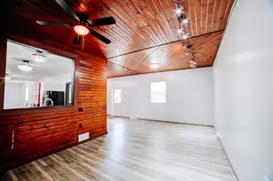 100 E Lyle St, Milford, IL 60953 - Photo 34