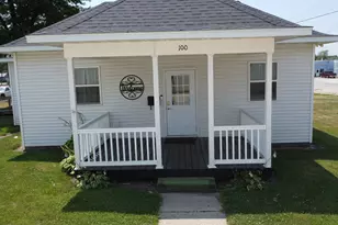 100 E Lyle St, Milford, IL 60953 - Photo 1