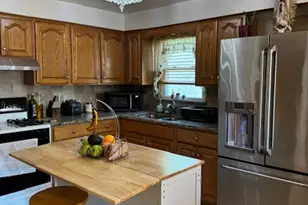 14240 S Manistee Ave, Burnham, IL 60633 - Photo 6