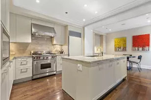 159 E Walton Pl, Chicago, IL 60611 - Photo 12