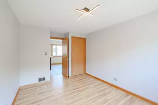 7549 Banks St, Justice, IL 60458 - Photo 32