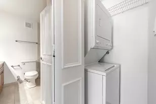 111 E Chestnut St, Chicago, IL 60611 - Photo 12