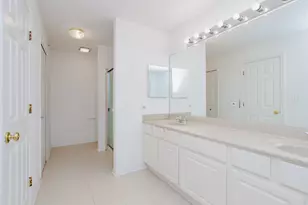 800 Linden Cir, Hoffman Estates, IL 60169 - Photo 16