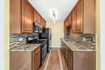 636 Forum Drive, Roselle, IL 60172 - Photo 2