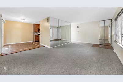 636 Forum Drive, Roselle, IL 60172 - Photo 6