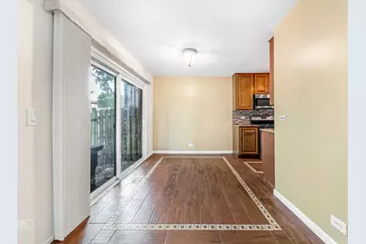 636 Forum Drive, Roselle, IL 60172 - Photo 4