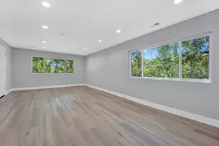 27W180 Cooley Ave, Winfield, IL 60190 - Photo 8