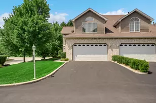 1 Moorings Dr, Palos Heights, IL 60463 - Photo 2