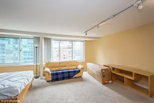 211 E Ohio St, Chicago, IL 60611 - Photo 2