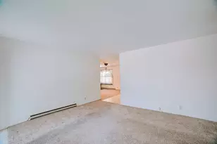 100 W Herron Ct, Watseka, IL 60970 - Photo 8