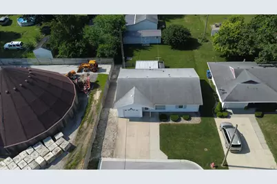 100 W Herron Court, Watseka, IL 60970 - Photo 2