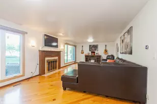 134 Country Club Dr, Bloomingdale, IL 60108 - Photo 4