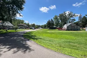 35105 N Ingleside Dr, Ingleside, IL 60041 - Photo 4